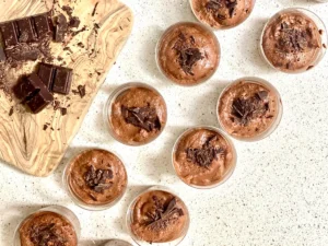 2-Ingredient-Dark-Chocolate-Mousse-Pots-1
