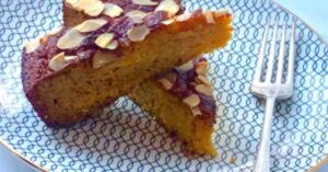 Mandarin & Almond Cake: A Citrus Treat, Enjoyed in Moderation