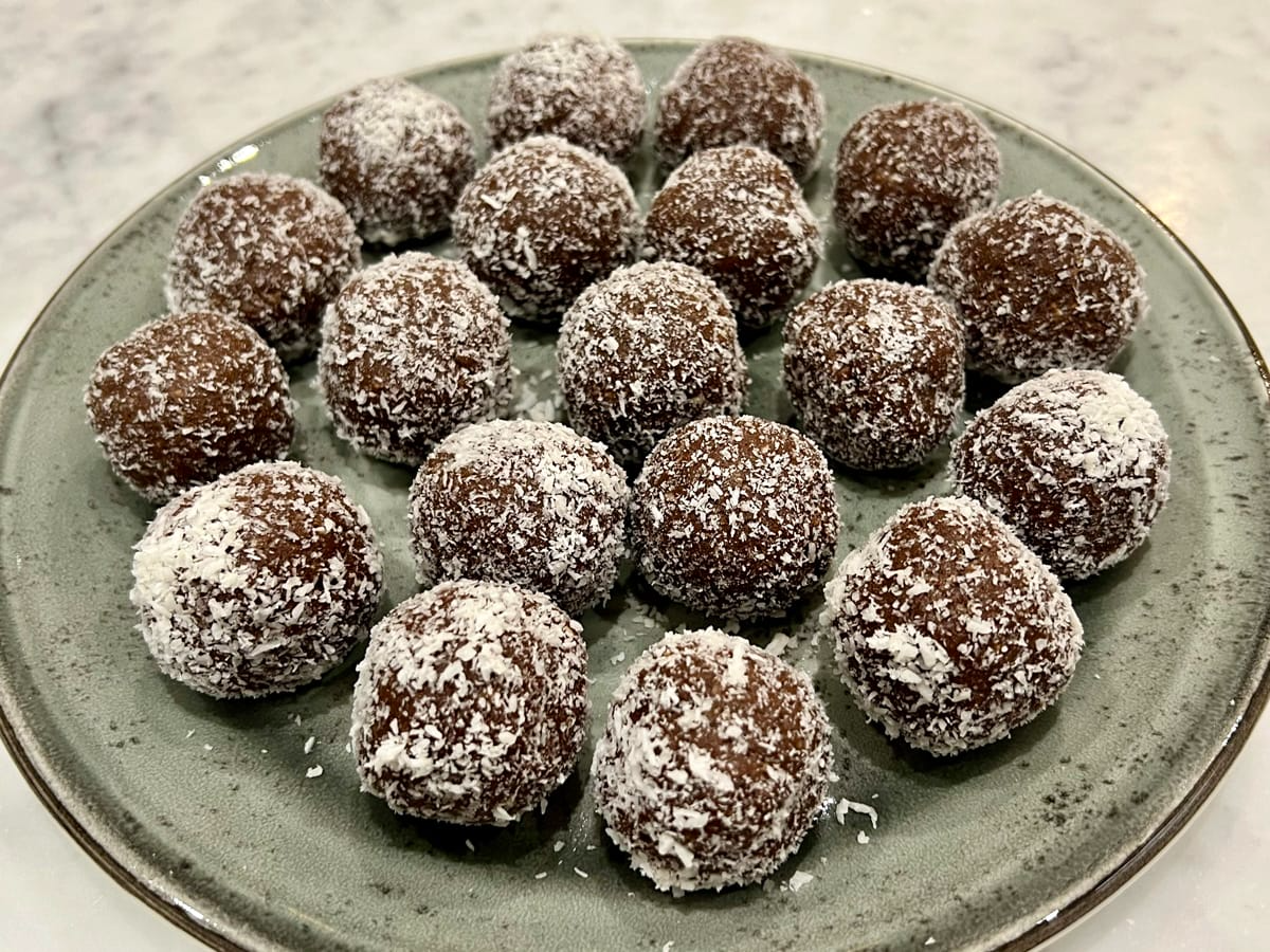 Chocolate Protein Balls