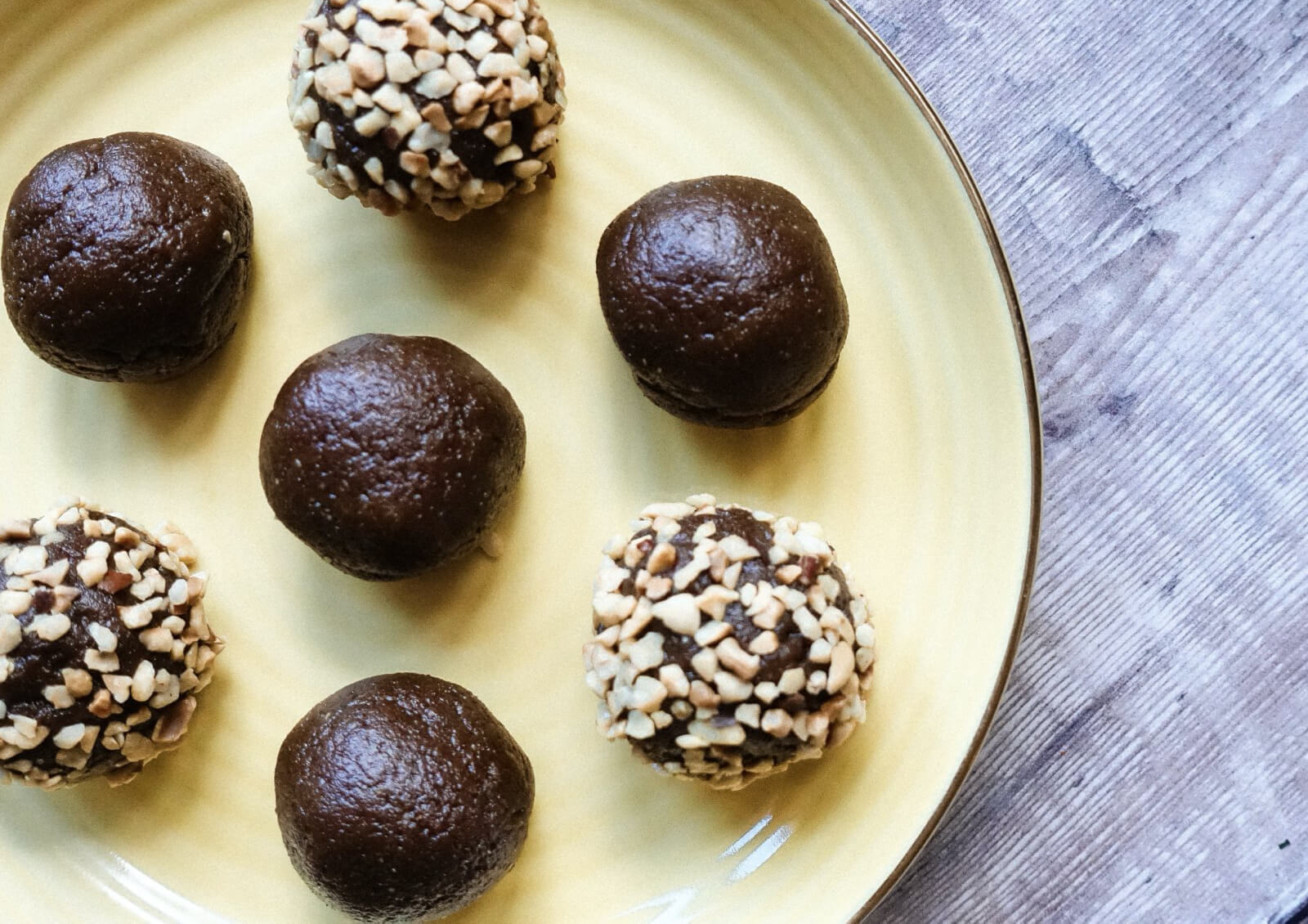 Cacao & Turmeric Energy Balls