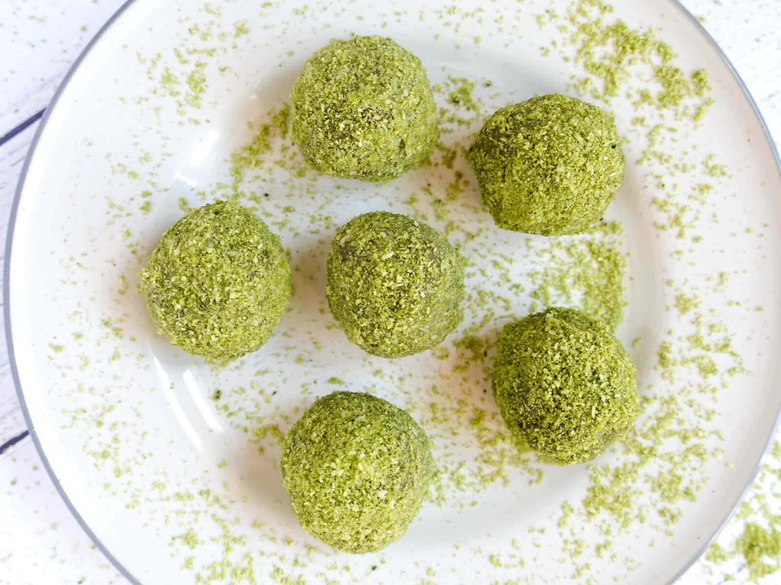Matcha and Chocolate Chip Energy Balls
