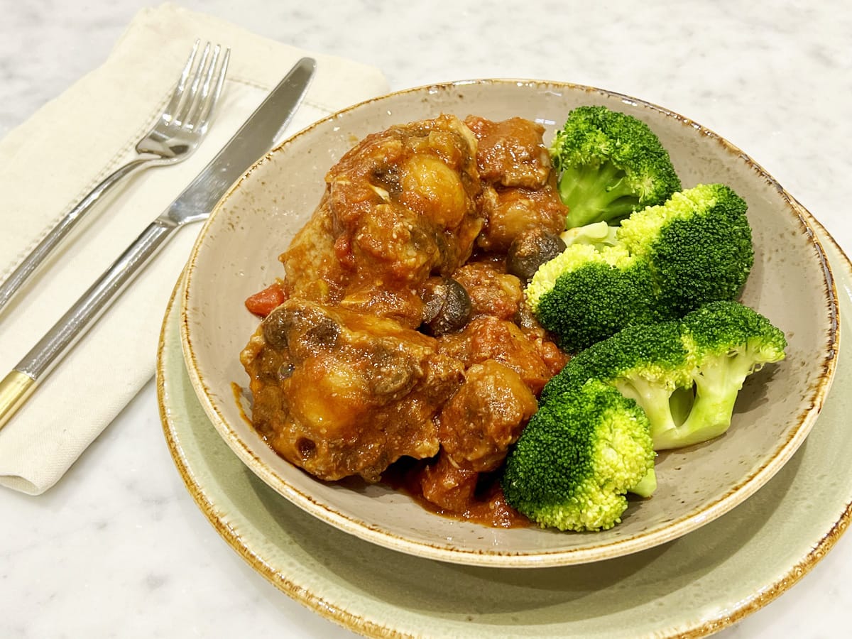 Slow Cooker: Tomato and Mushroom Oxtail Stew
